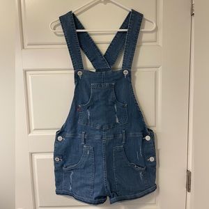 Levi’s denim shorts overalls